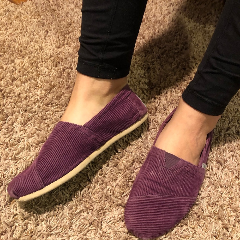 Purple TOMS flats. - Picture 2 of 3